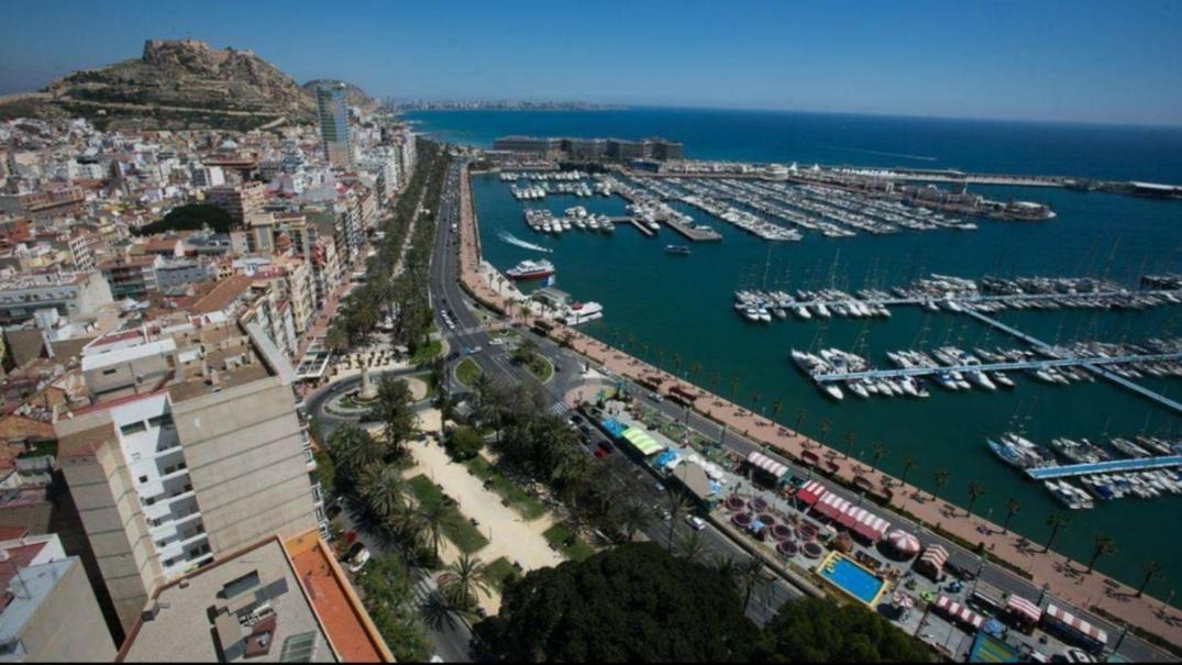 Estudio De Lujo Casaturis En El Corazon De Alicante A114 Luaran gambar